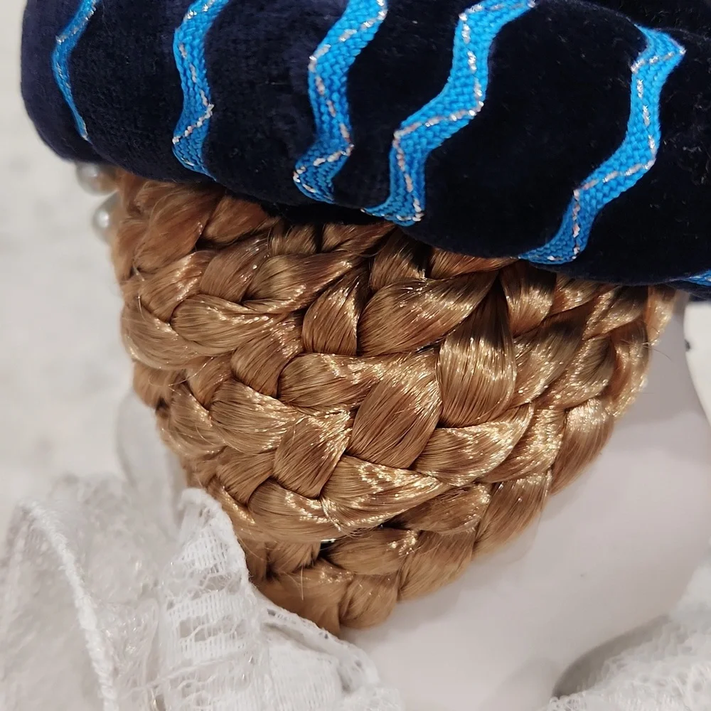 Polish Porcelain Doll Kasia - Picture 13 of 14